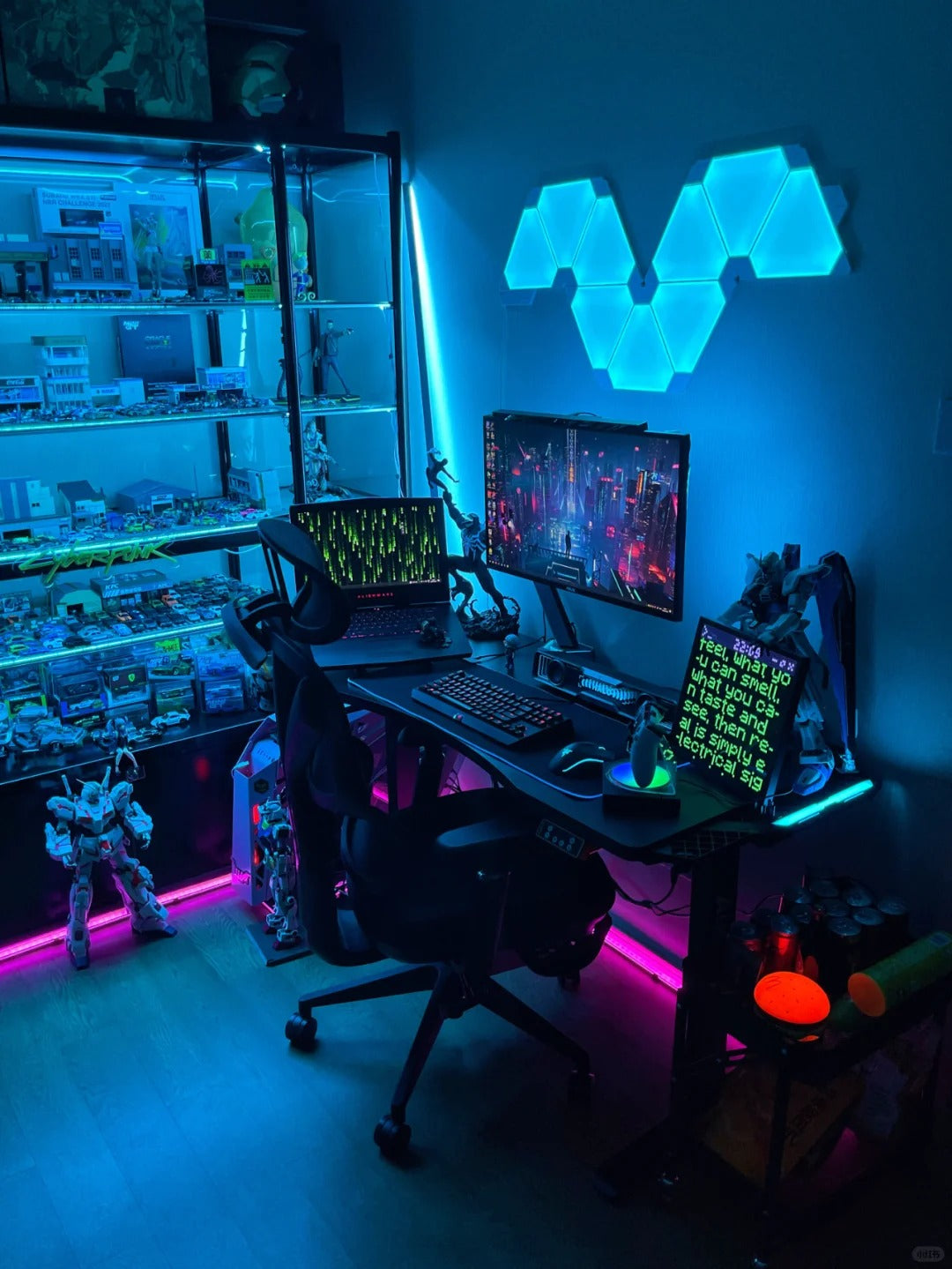 humanex monitor arm scene pic 1